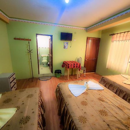 קופקבאנה Hostal Luz Yhobimar מראה חיצוני תמונה