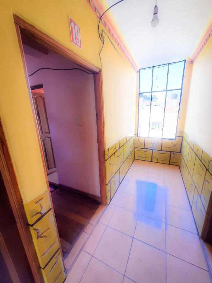 קופקבאנה Hostal Luz Yhobimar מראה חיצוני תמונה