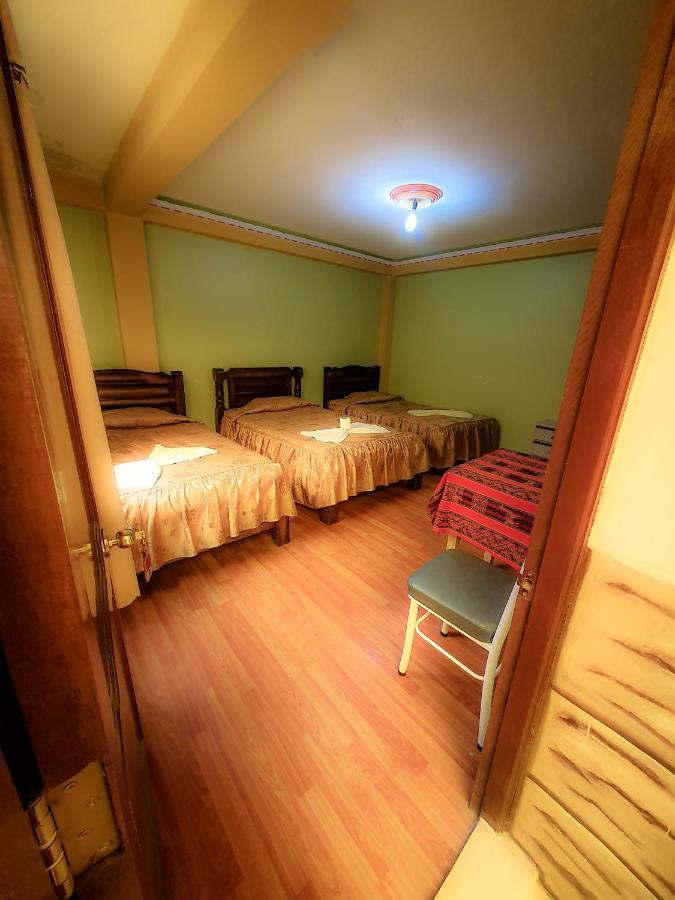 קופקבאנה Hostal Luz Yhobimar מראה חיצוני תמונה