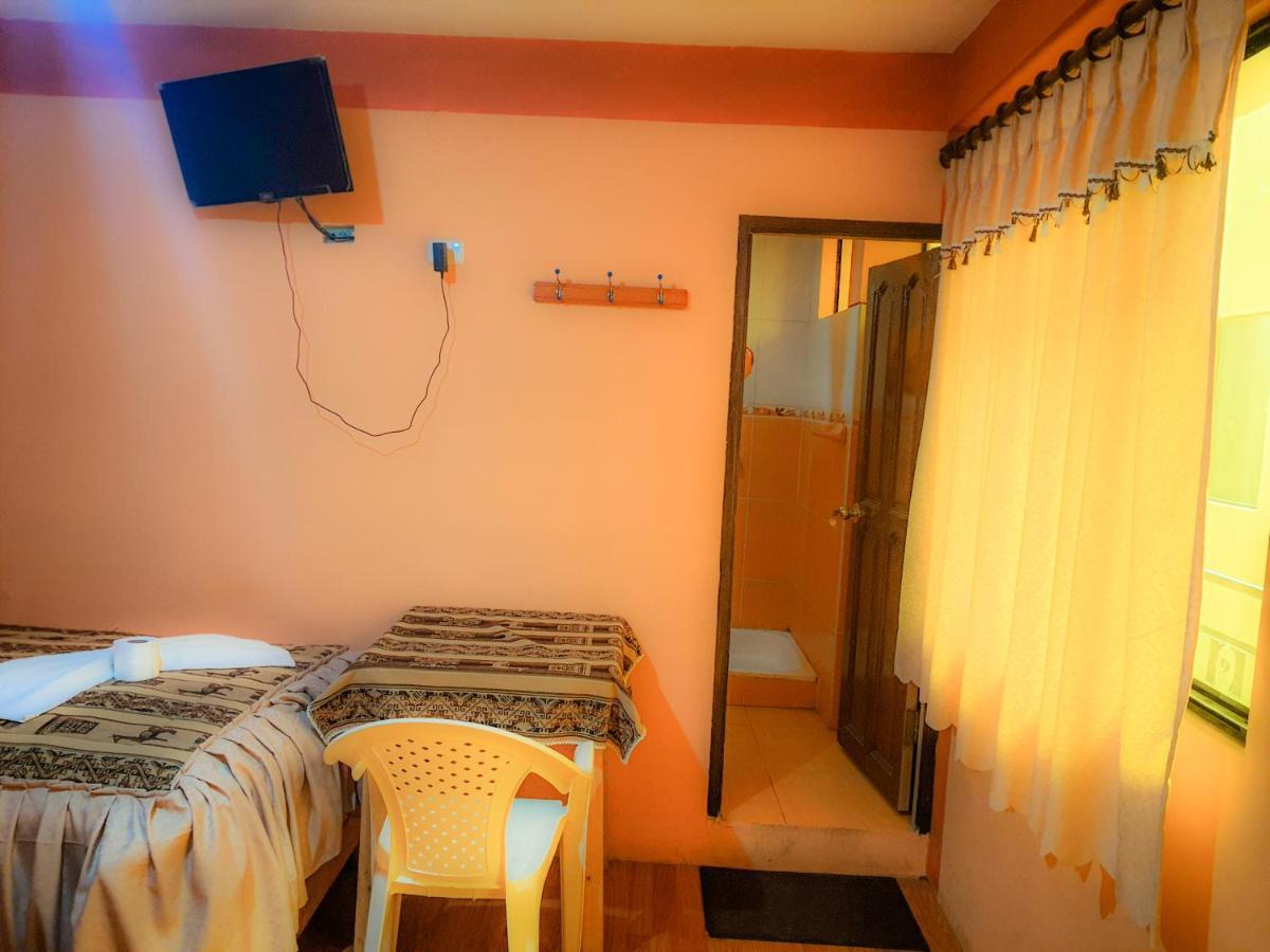 קופקבאנה Hostal Luz Yhobimar מראה חיצוני תמונה
