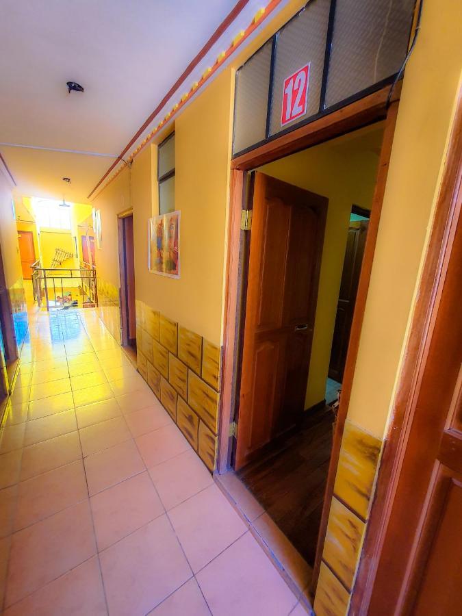 קופקבאנה Hostal Luz Yhobimar מראה חיצוני תמונה