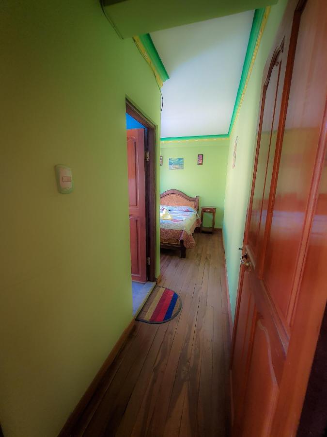 קופקבאנה Hostal Luz Yhobimar מראה חיצוני תמונה
