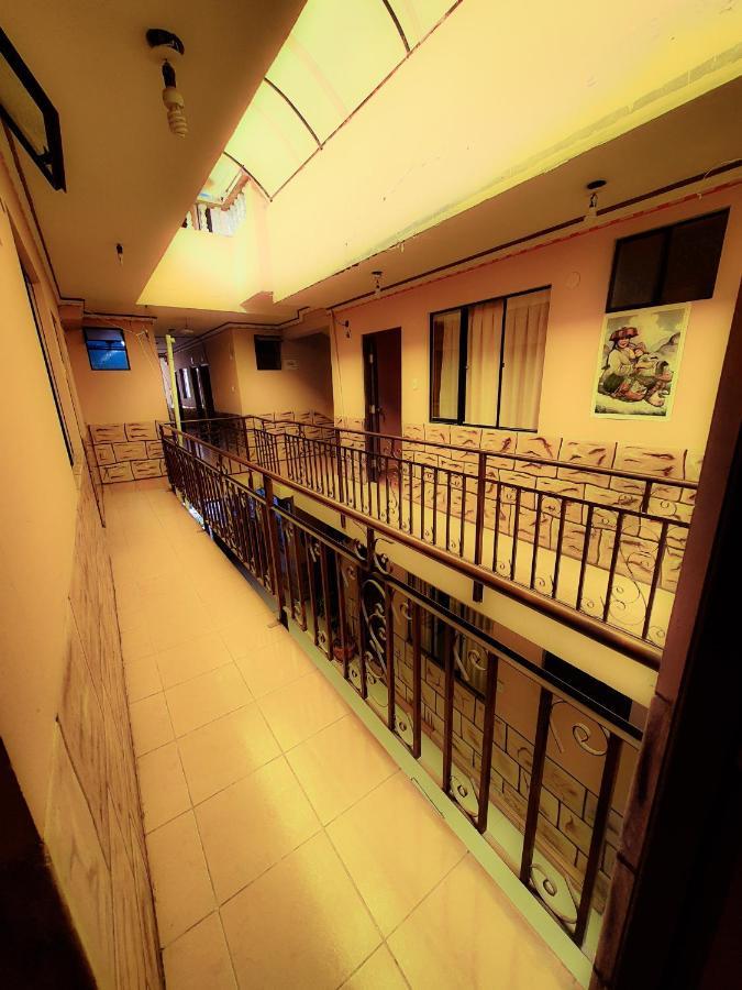 קופקבאנה Hostal Luz Yhobimar מראה חיצוני תמונה