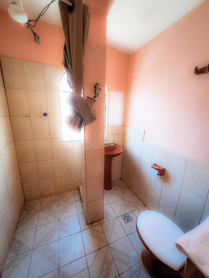 קופקבאנה Hostal Luz Yhobimar מראה חיצוני תמונה