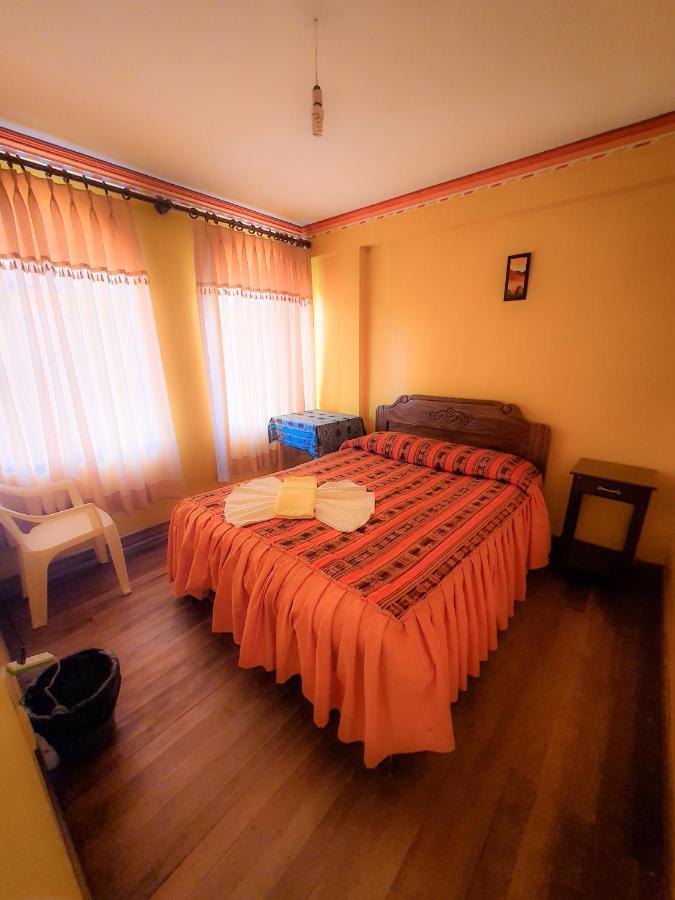 קופקבאנה Hostal Luz Yhobimar מראה חיצוני תמונה