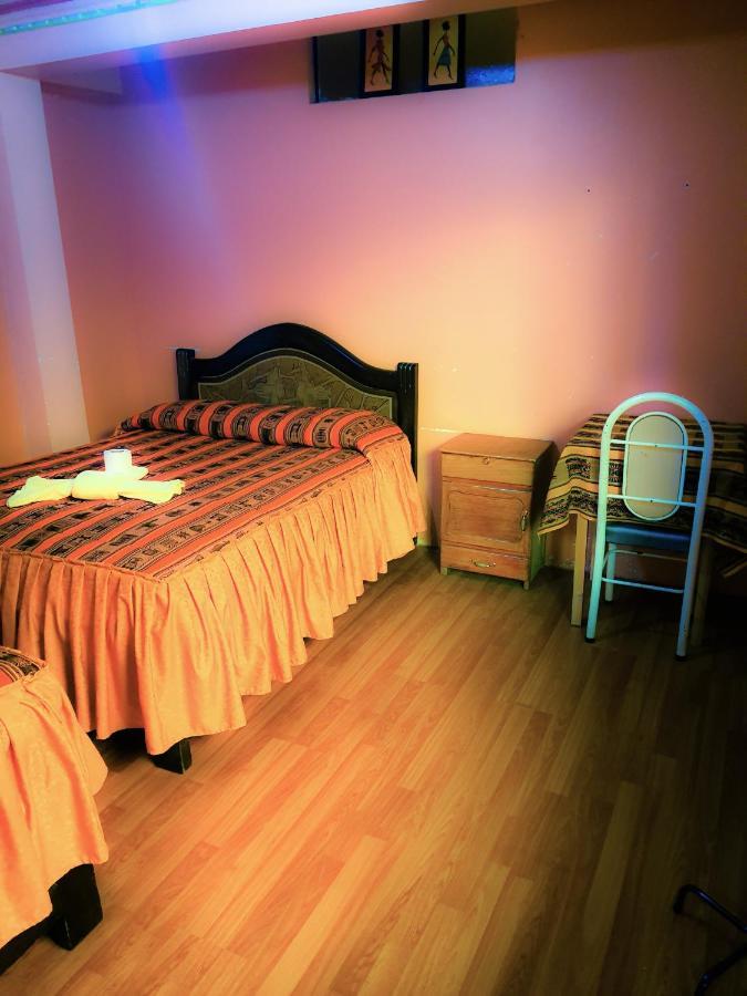 קופקבאנה Hostal Luz Yhobimar מראה חיצוני תמונה