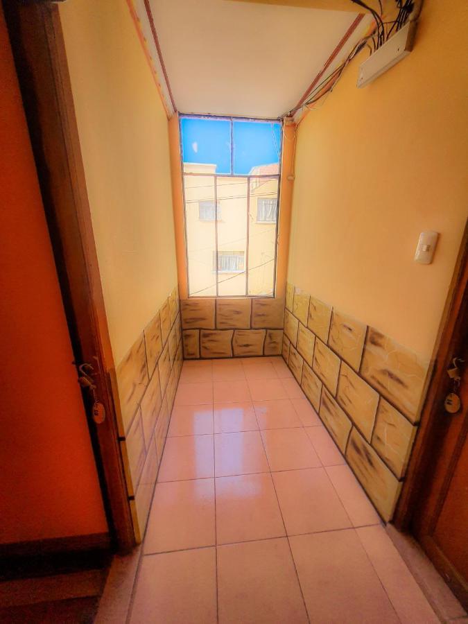 קופקבאנה Hostal Luz Yhobimar מראה חיצוני תמונה