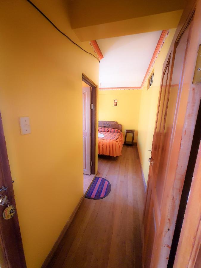 קופקבאנה Hostal Luz Yhobimar מראה חיצוני תמונה