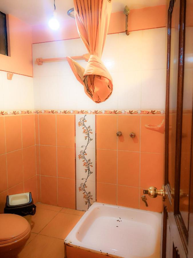 קופקבאנה Hostal Luz Yhobimar מראה חיצוני תמונה