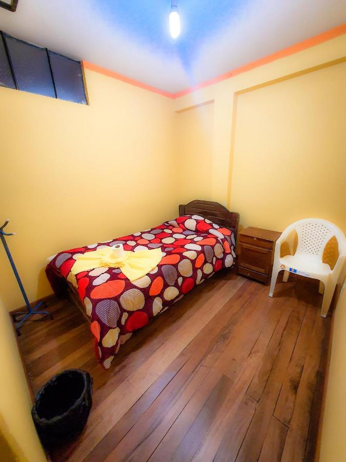 קופקבאנה Hostal Luz Yhobimar מראה חיצוני תמונה