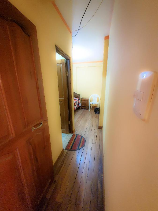 קופקבאנה Hostal Luz Yhobimar מראה חיצוני תמונה
