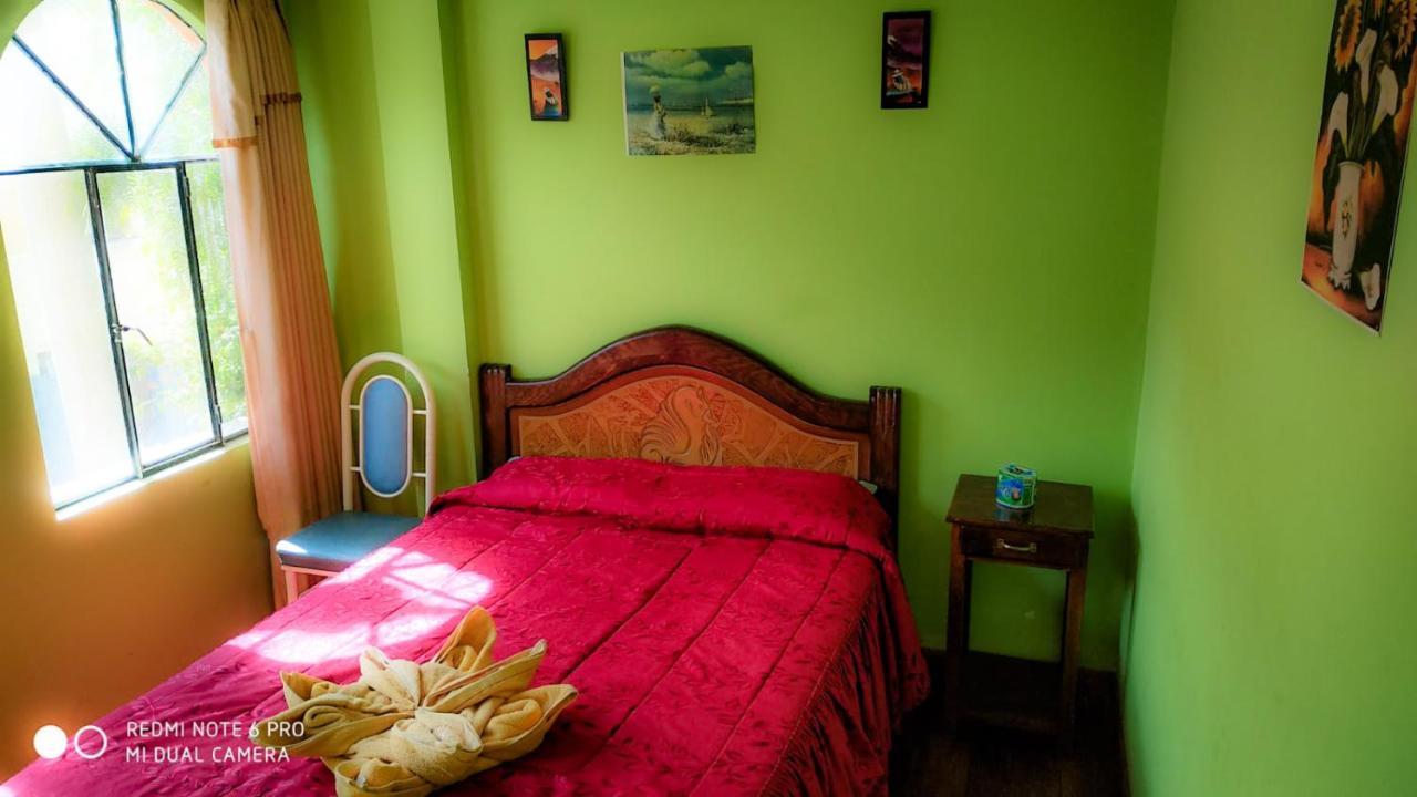 קופקבאנה Hostal Luz Yhobimar מראה חיצוני תמונה